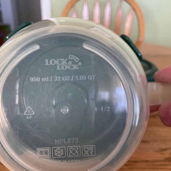 Lock n Lock Vented Dark Green Lids Plastic Bowls - Set of 2 - 1Qt - Picture 6 of 7